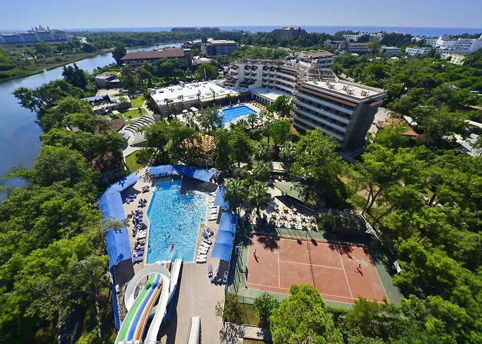 Linda Resort Hotel Side